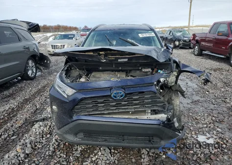 2021 Toyota Rav4 Xle z USA, uszkodzony, nr VIN 4T3RWRFV7MU047685